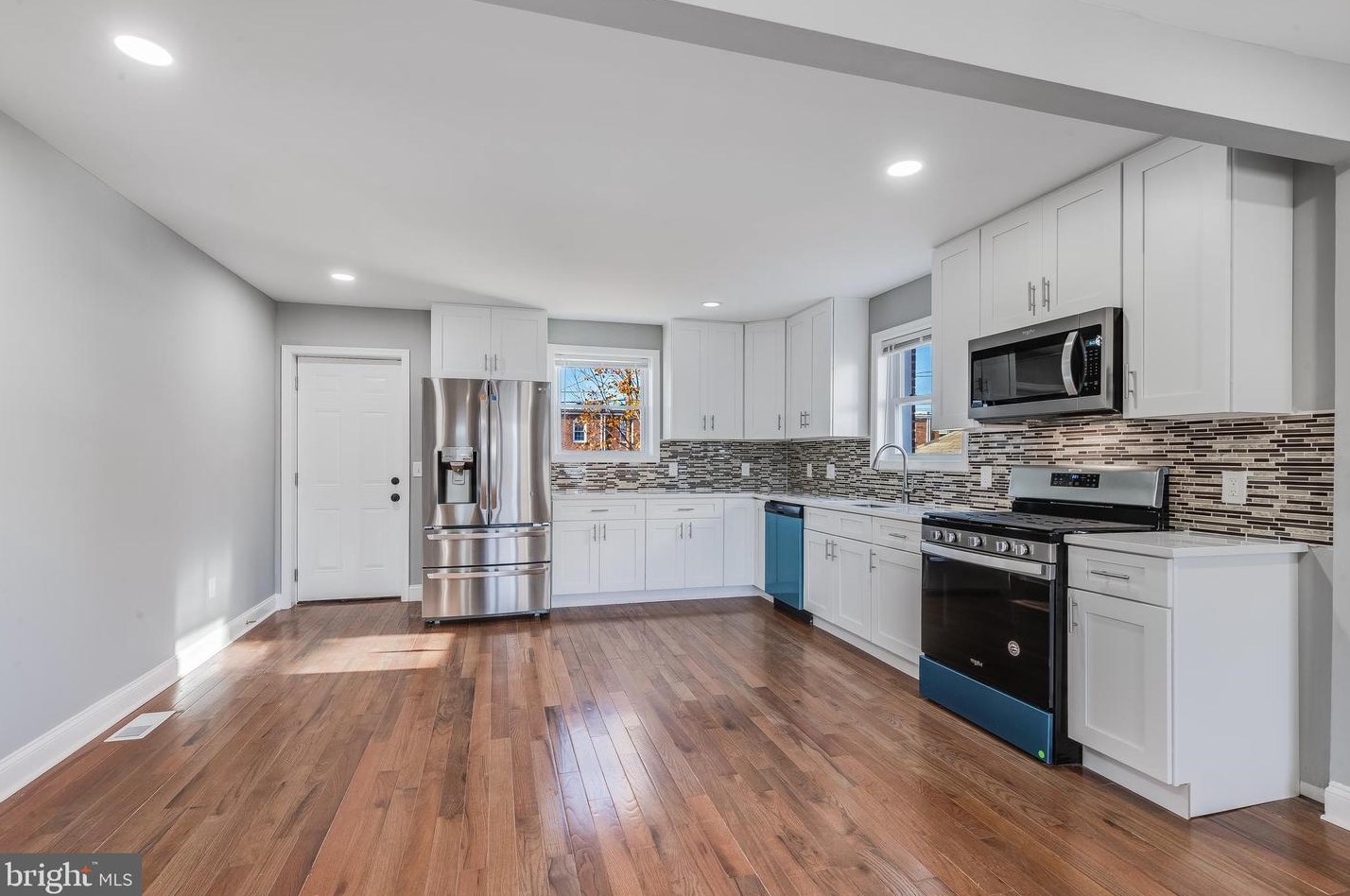 6814 Youngstown Ave, Baltimore MD  21222-1112 exterior