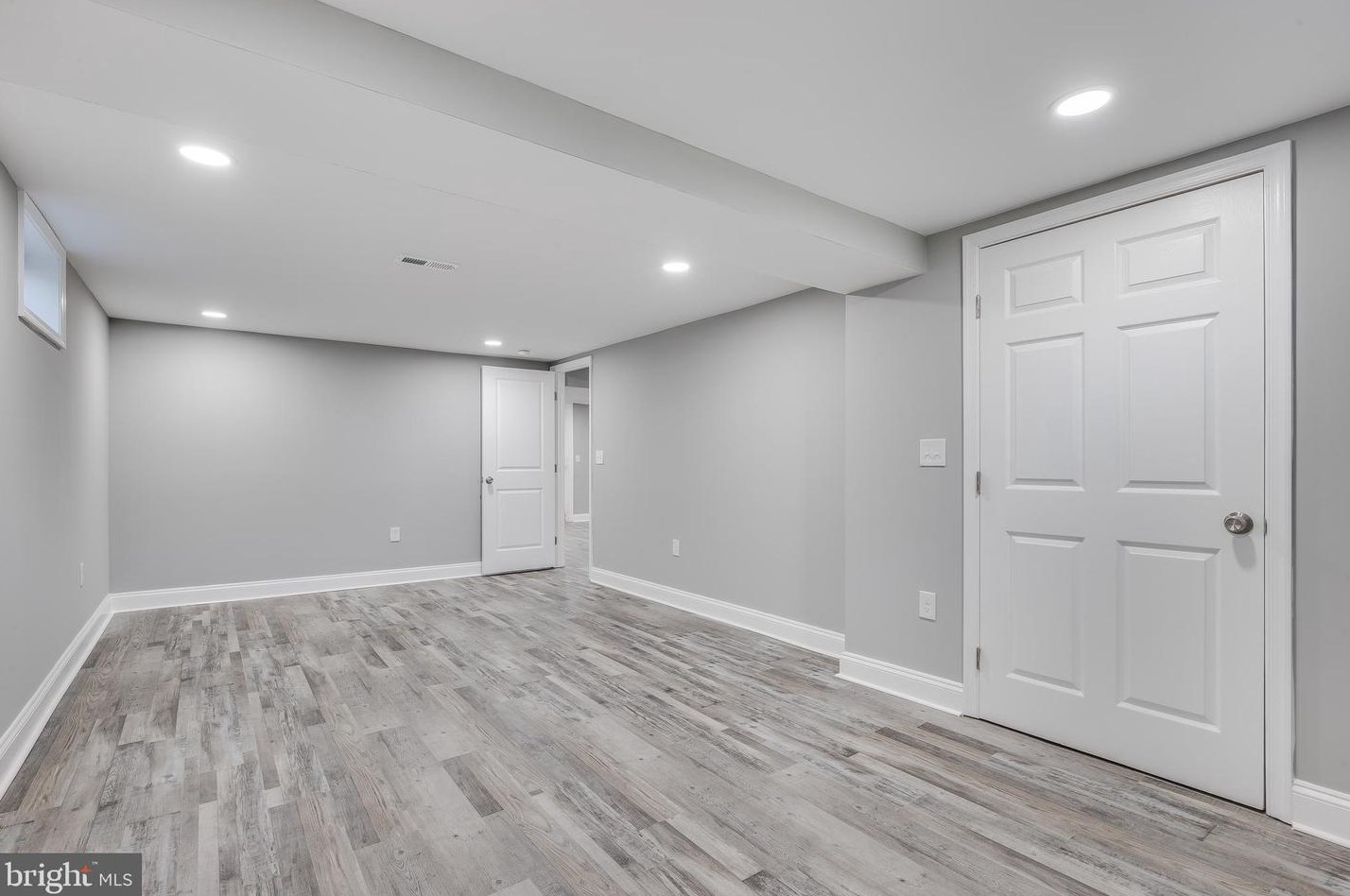 6814 Youngstown Ave, Baltimore MD  21222-1112 exterior