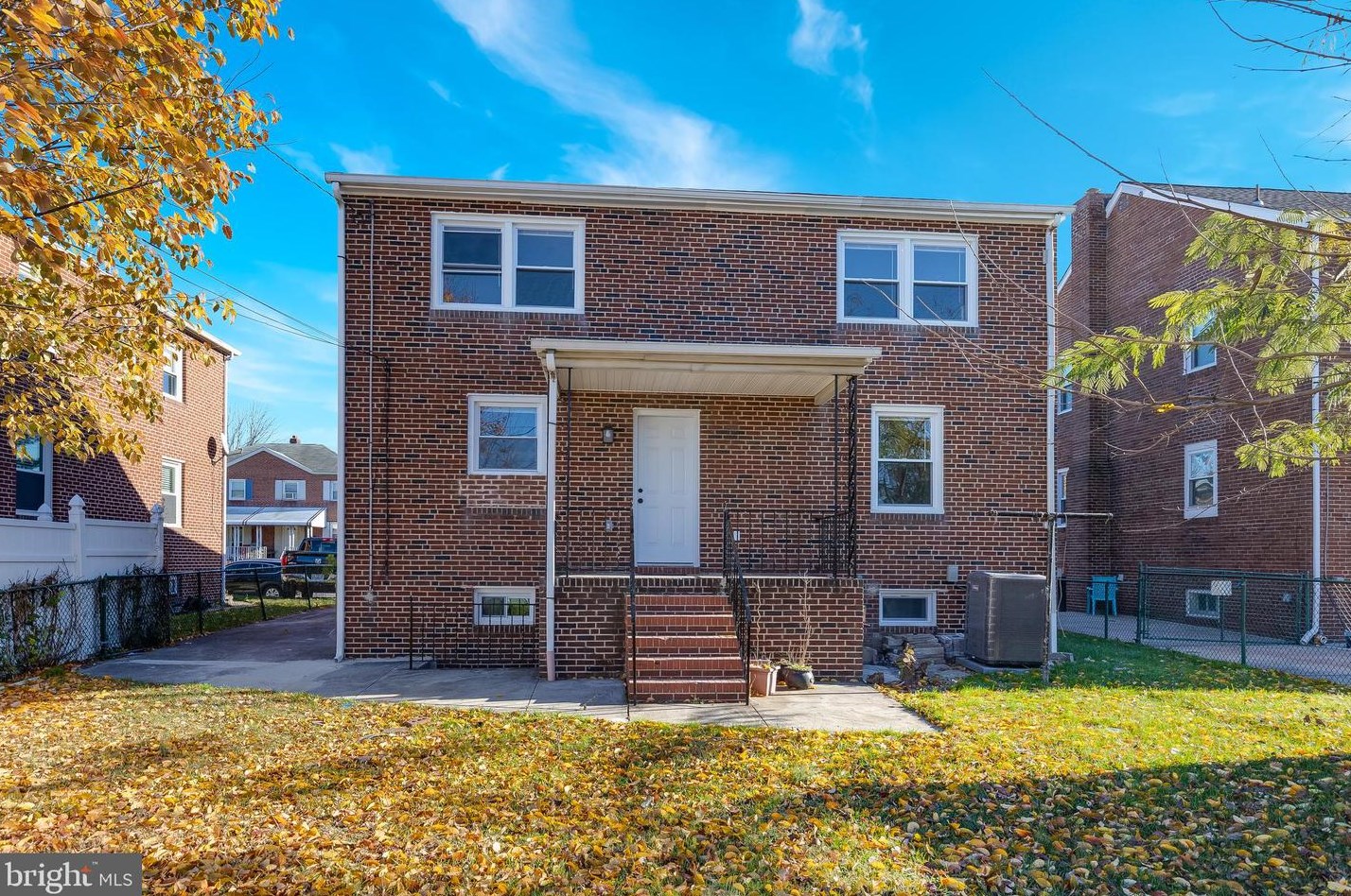 6814 Youngstown Ave, Baltimore MD  21222-1112 exterior