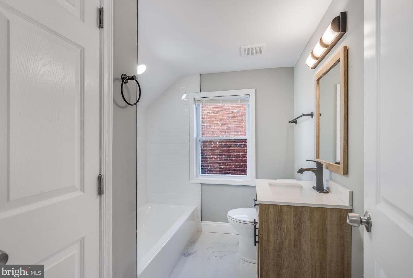 6814 Youngstown Ave, Baltimore MD  21222-1112 exterior