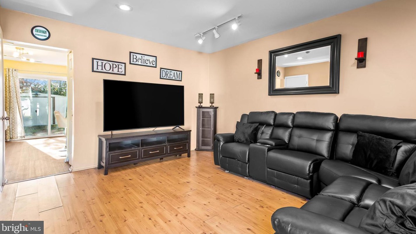 8833 Trimble Way, Baltimore, MD 21237-3913
