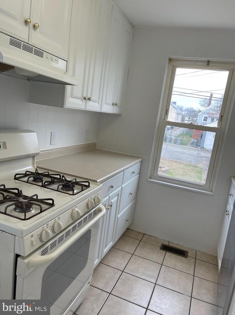 228 Colgate Ave, Baltimore MD  21222-4210 exterior