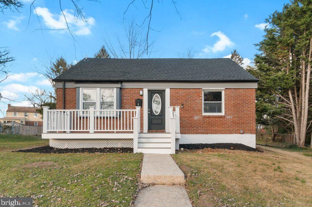 6 Salem Ct, Baltimore, MD 21208-6024