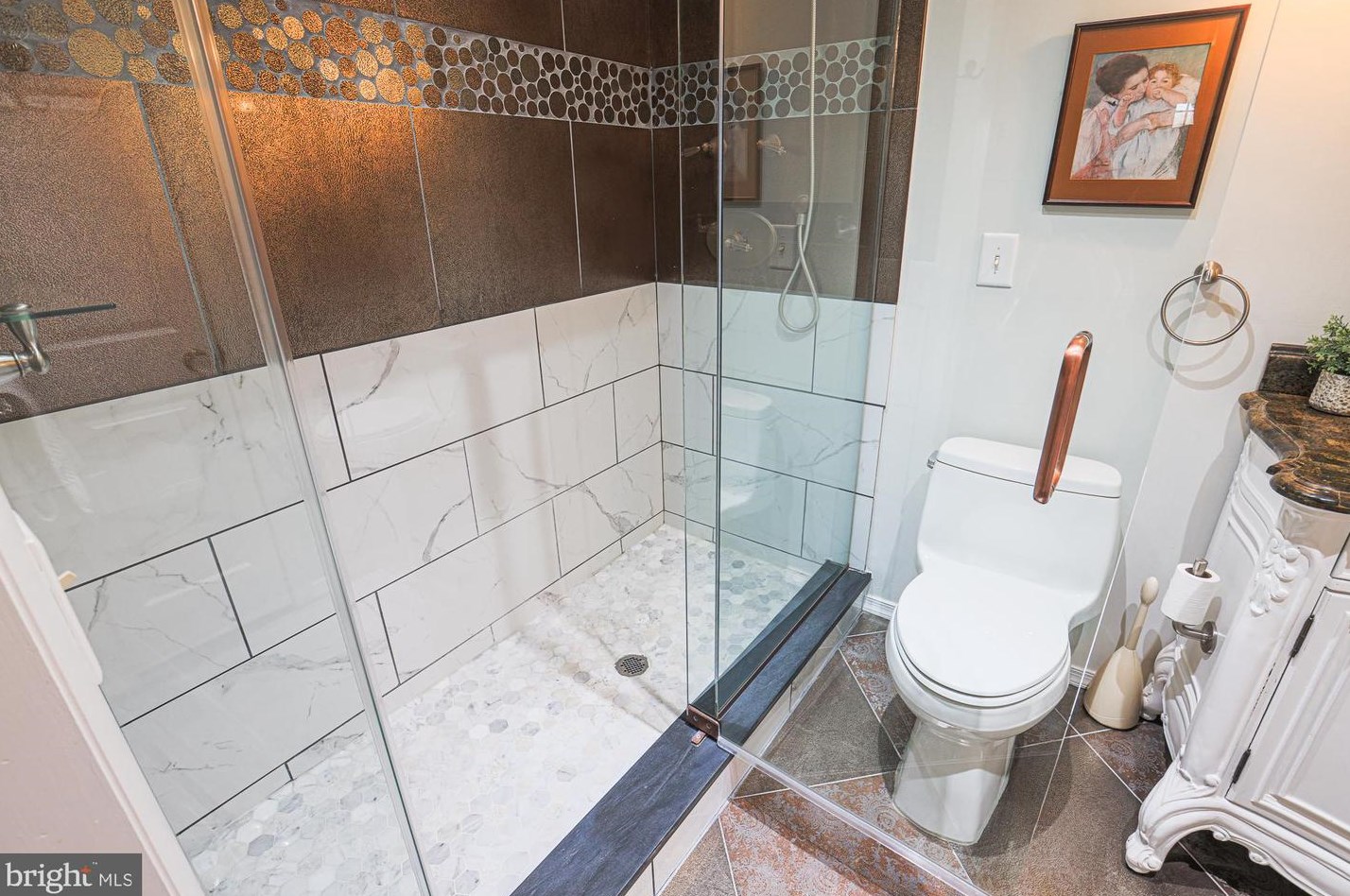 6114 Buckingham Mnr Dr, Baltimore MD 21210-1004 exterior