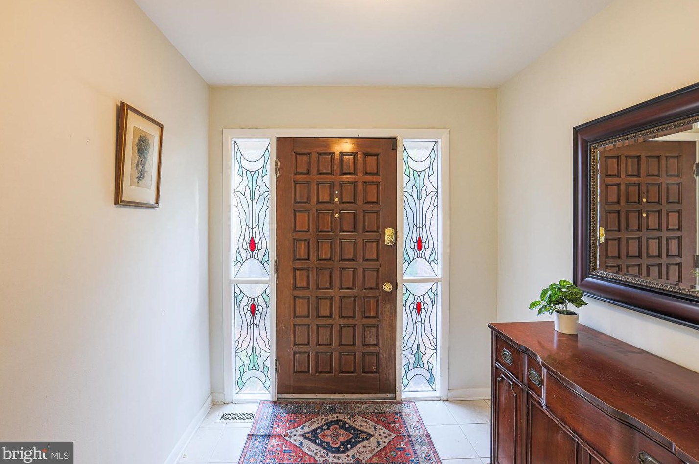 6114 Buckingham Mnr Dr, Baltimore MD 21210-1004 exterior