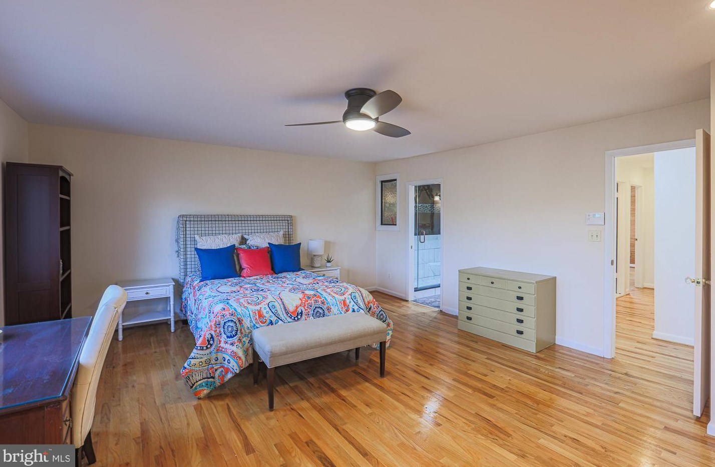 6114 Buckingham Mnr Dr, Baltimore MD 21210-1004 exterior