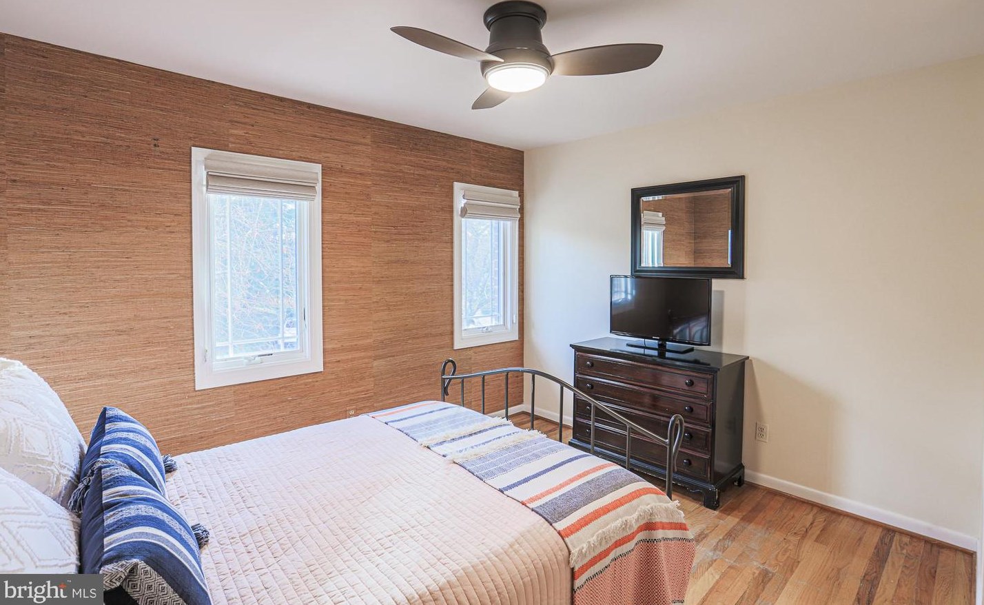 6114 Buckingham Mnr Dr, Baltimore MD 21210-1004 exterior