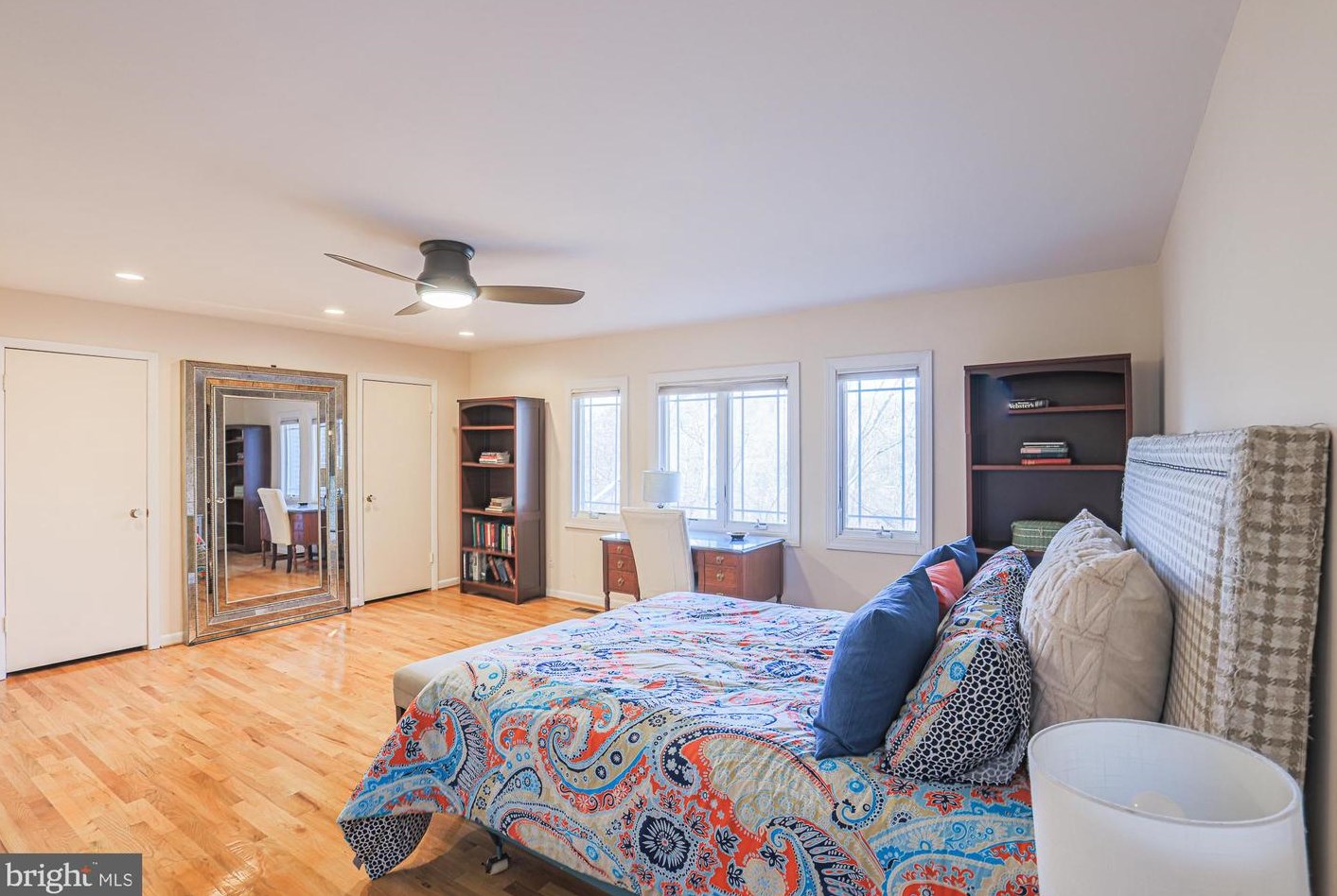 6114 Buckingham Mnr Dr, Baltimore MD 21210-1004 exterior