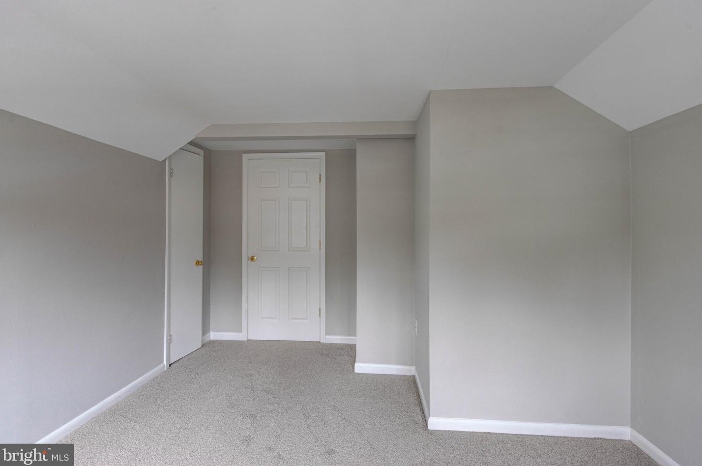 5633 Oregon Ave, Baltimore MD 21227-3930 exterior