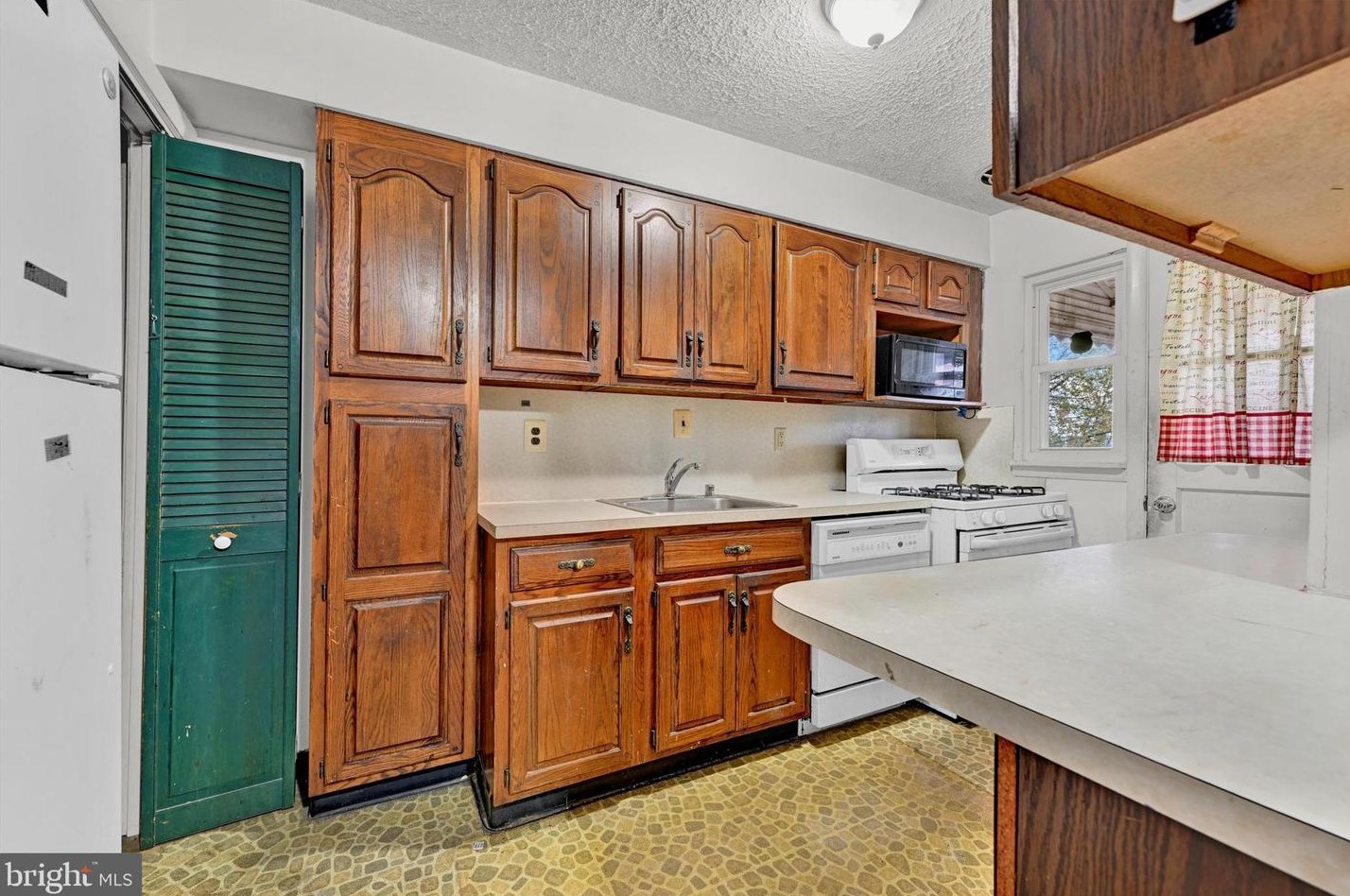 938 Elton Ave, Baltimore MD  21224-3320 exterior