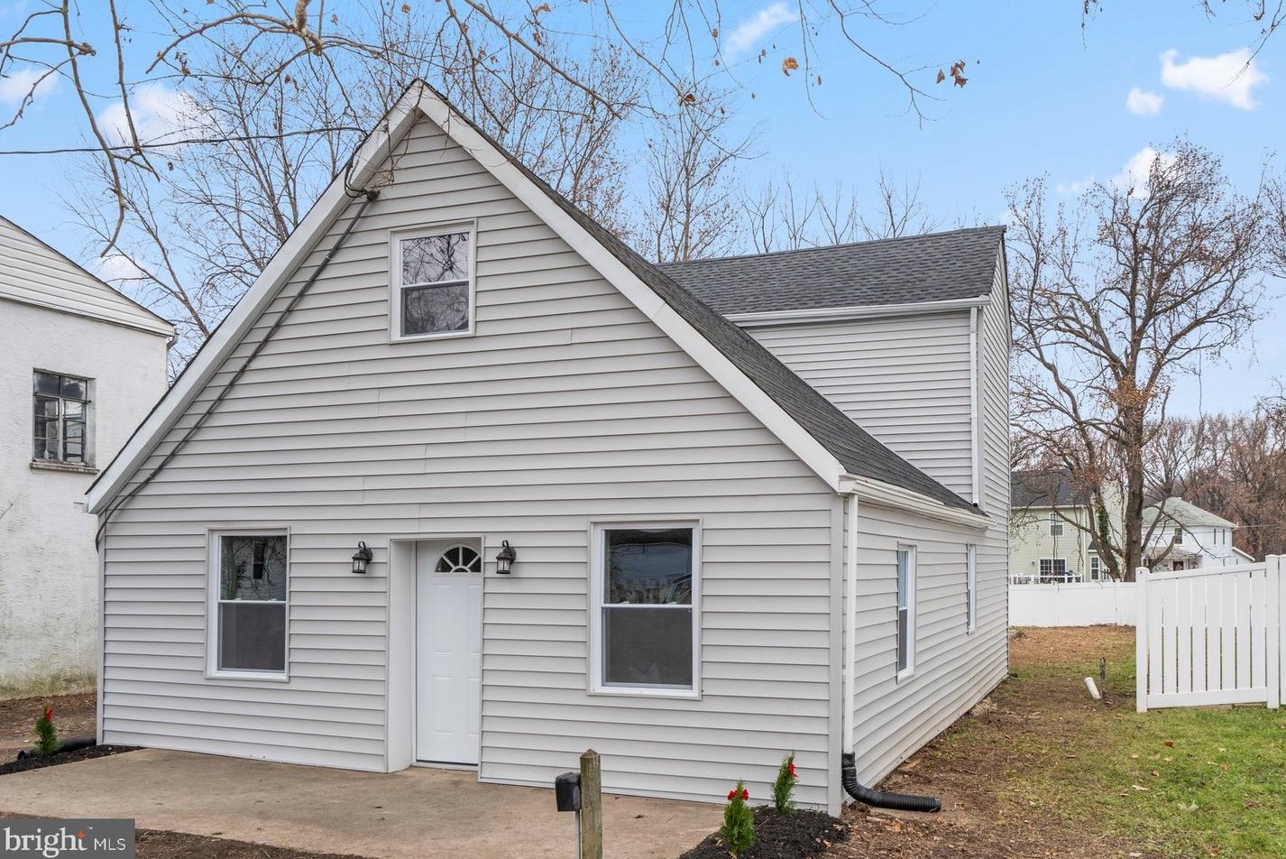 2512 Steele Ave, Baltimore, MD 21219-1729