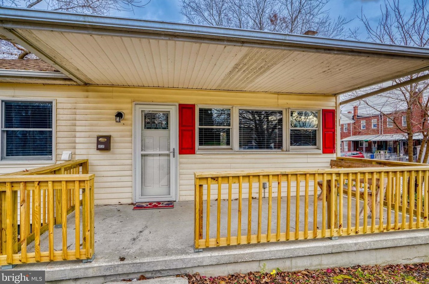 1737 Manor Rd, Baltimore, MD 21222