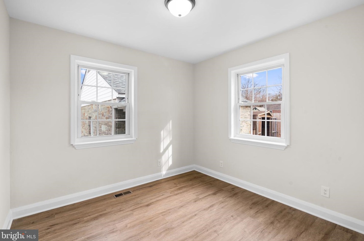 211 Rolling Rd, Baltimore MD  21228-5719 exterior