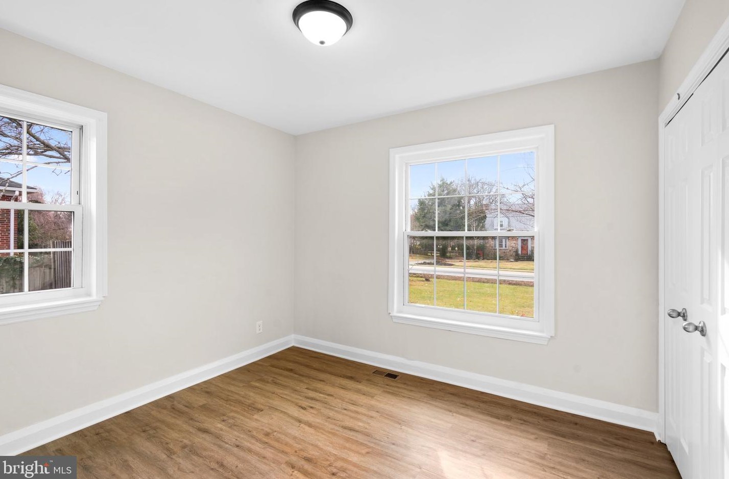 211 Rolling Rd, Baltimore MD  21228-5719 exterior