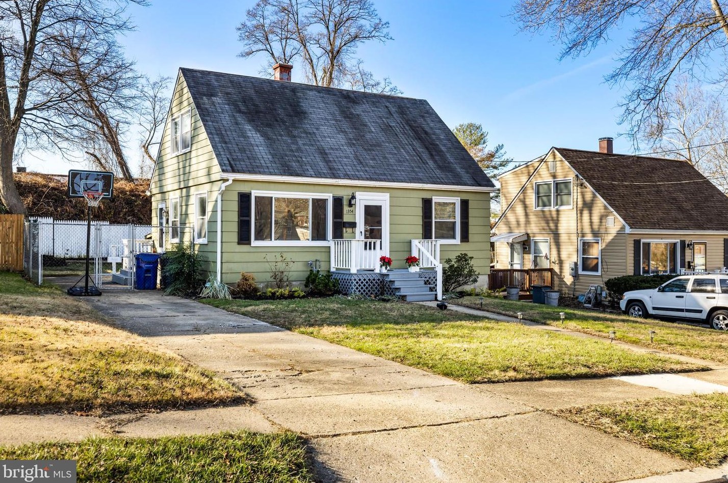 1354 Sudvale Rd, Baltimore, MD 21208-4113