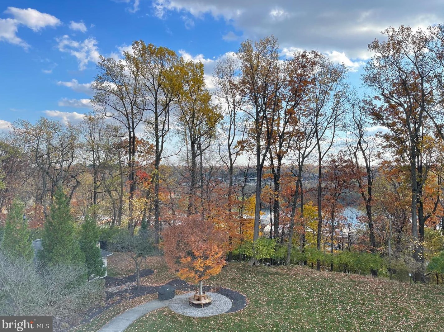 7301 Travertine Dr, Baltimore MD 21209-5273 exterior