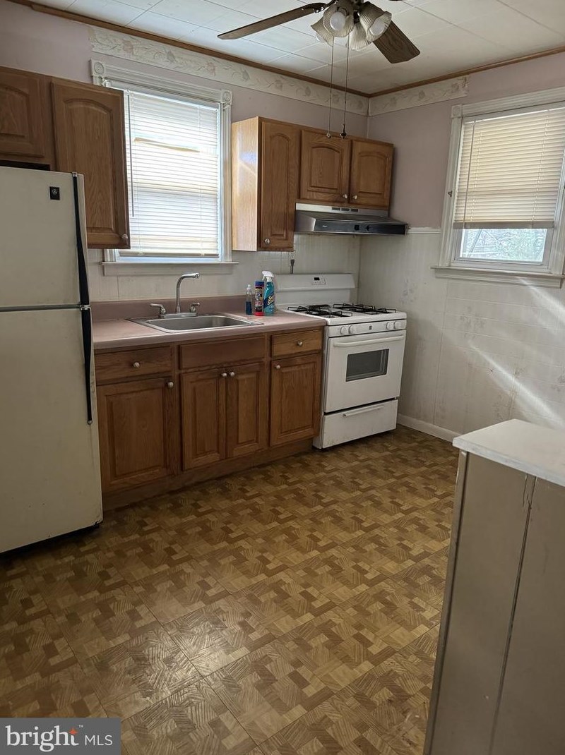 3207 Garden Ave, Baltimore, MD 21227-1715