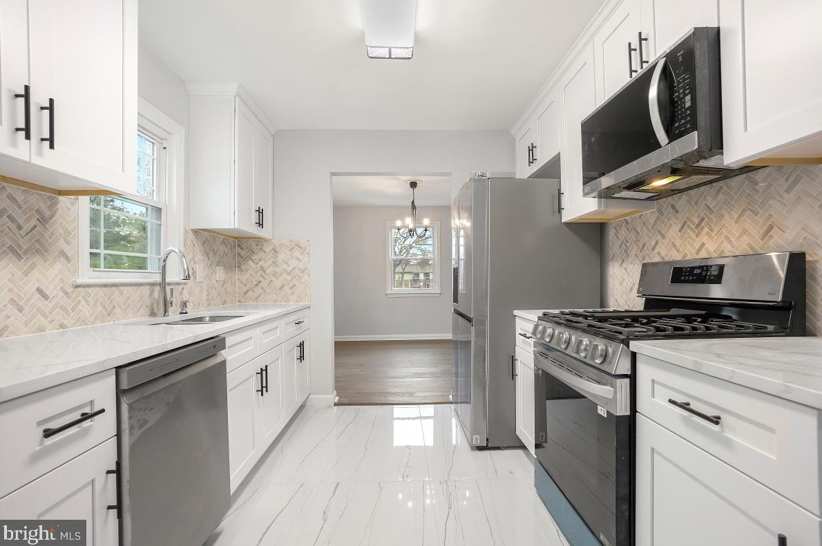 705 Woodsdale Ave, Baltimore MD  21228-2858 exterior