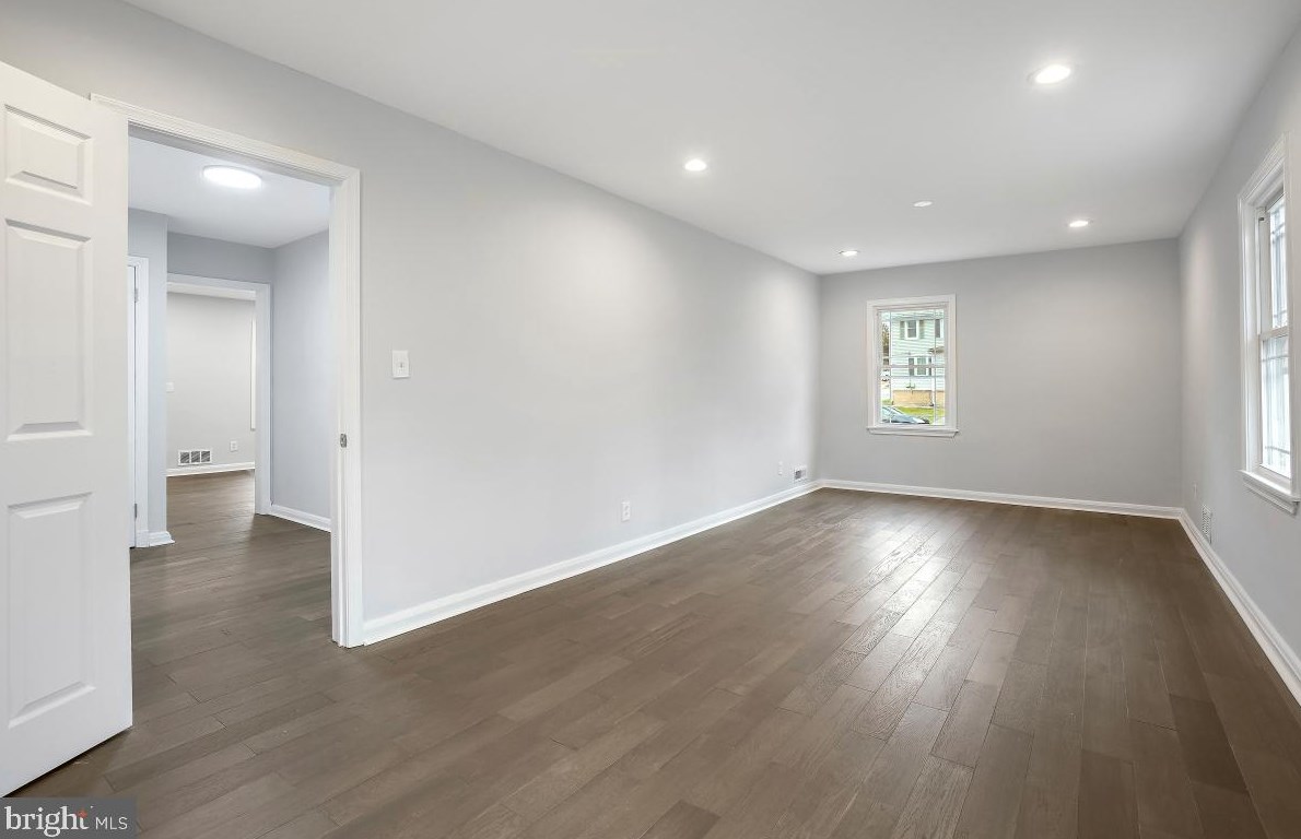 705 Woodsdale Ave, Baltimore MD  21228-2858 exterior