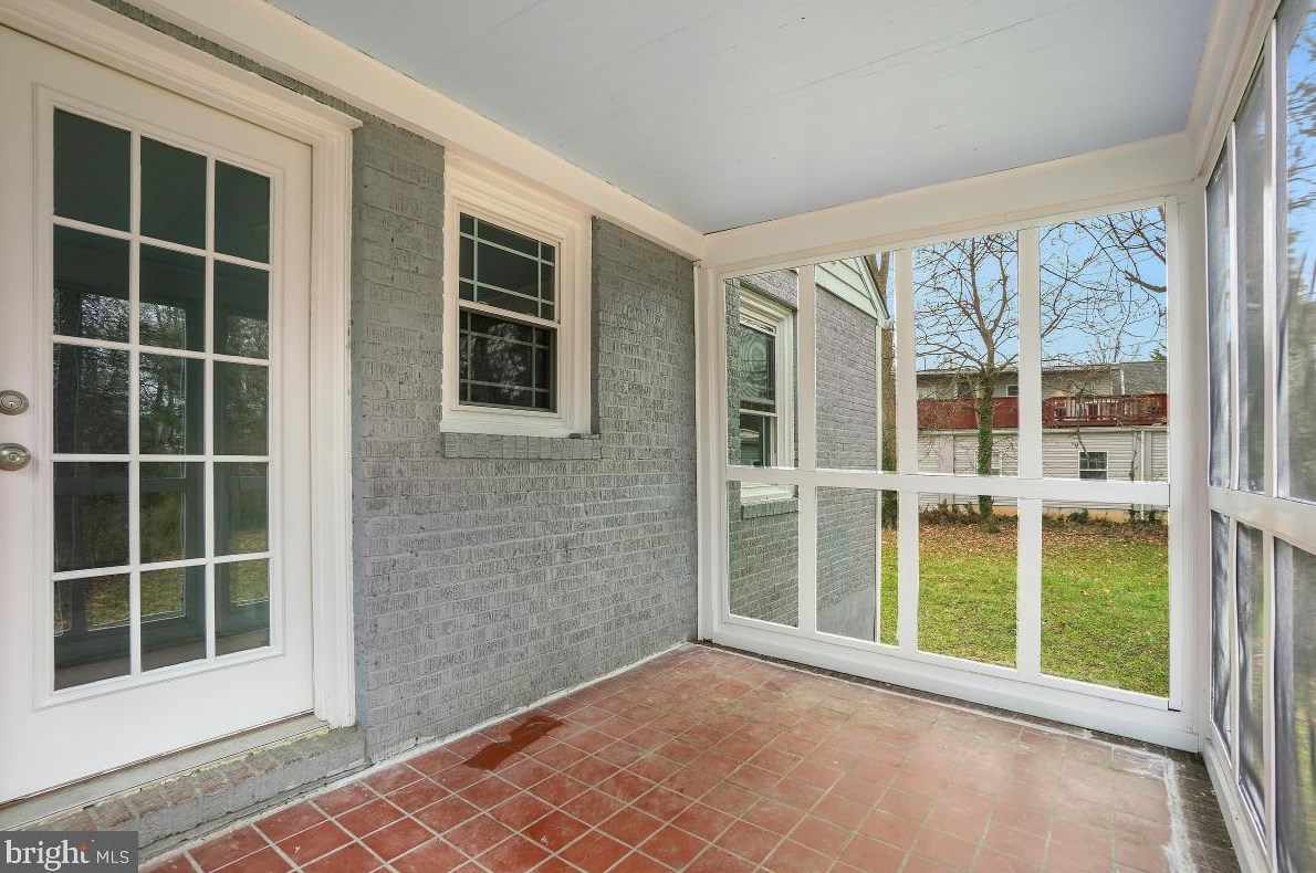 705 Woodsdale Ave, Baltimore MD  21228-2858 exterior