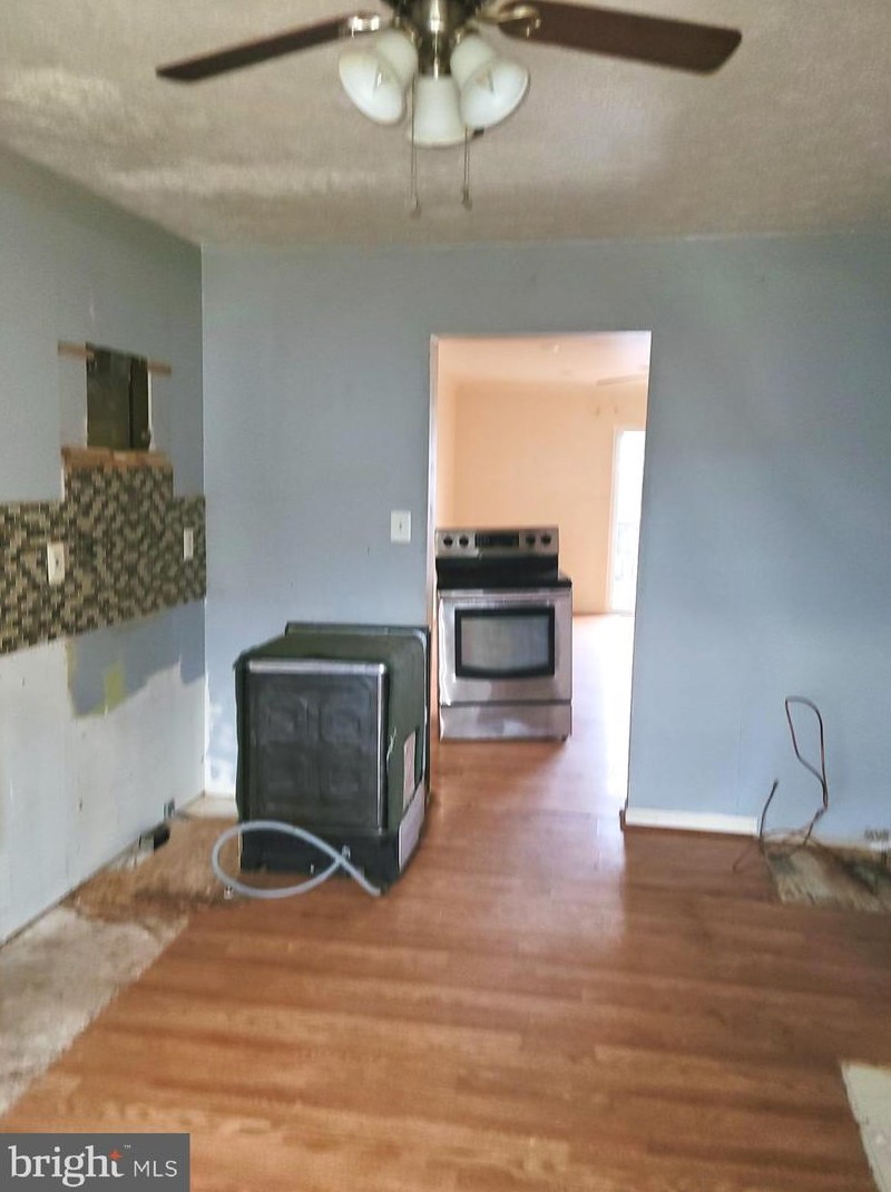 633 Kittendale Rd, Baltimore, MD 21220-2352