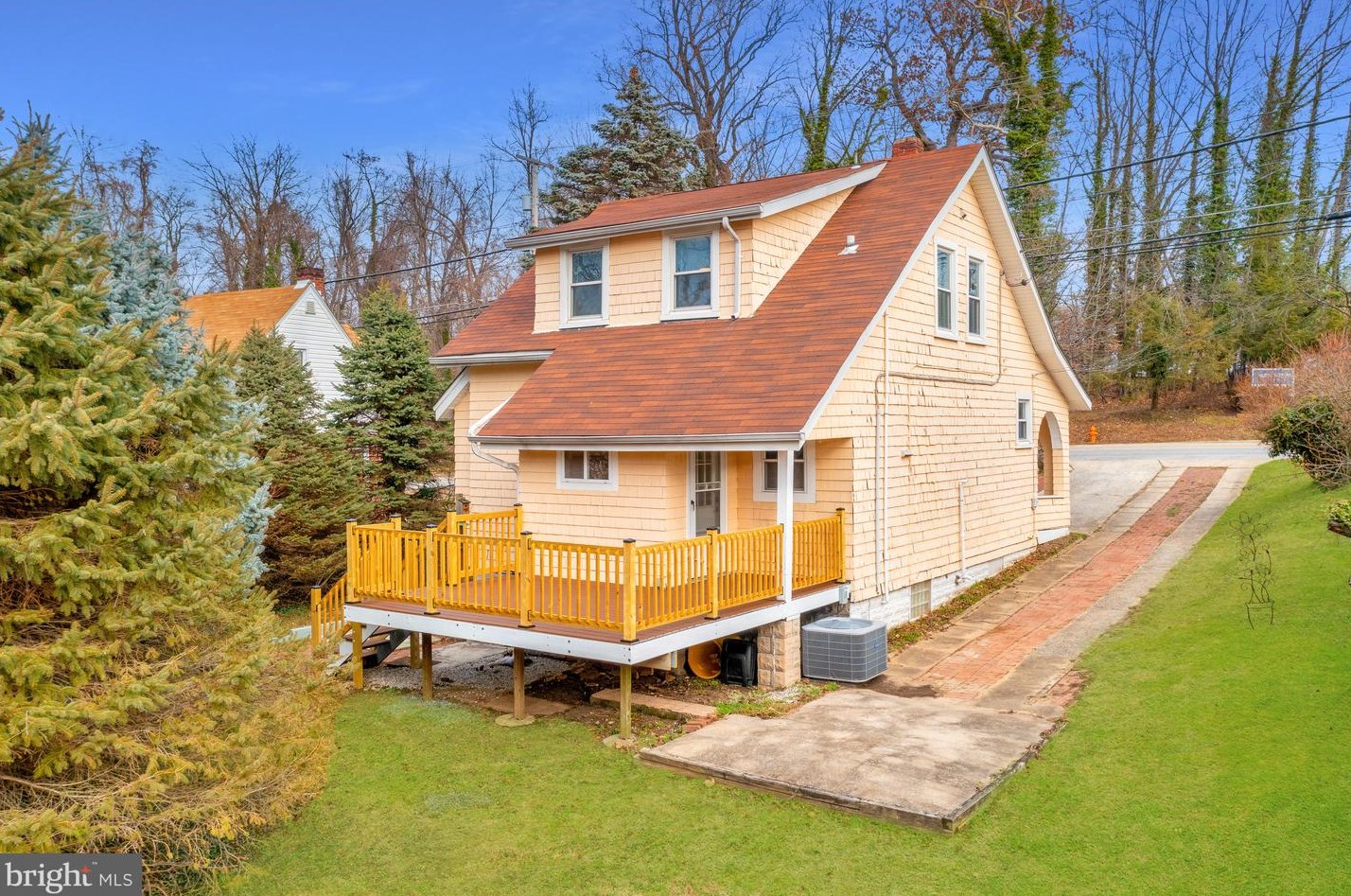 306 Maiden Choice Ln, Baltimore MD  21228-3627 exterior