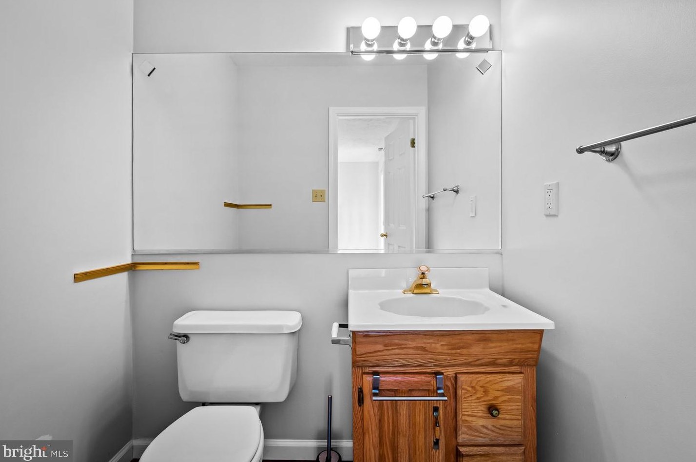 2 Stout Run Ct, Baltimore MD  21228-2437 exterior
