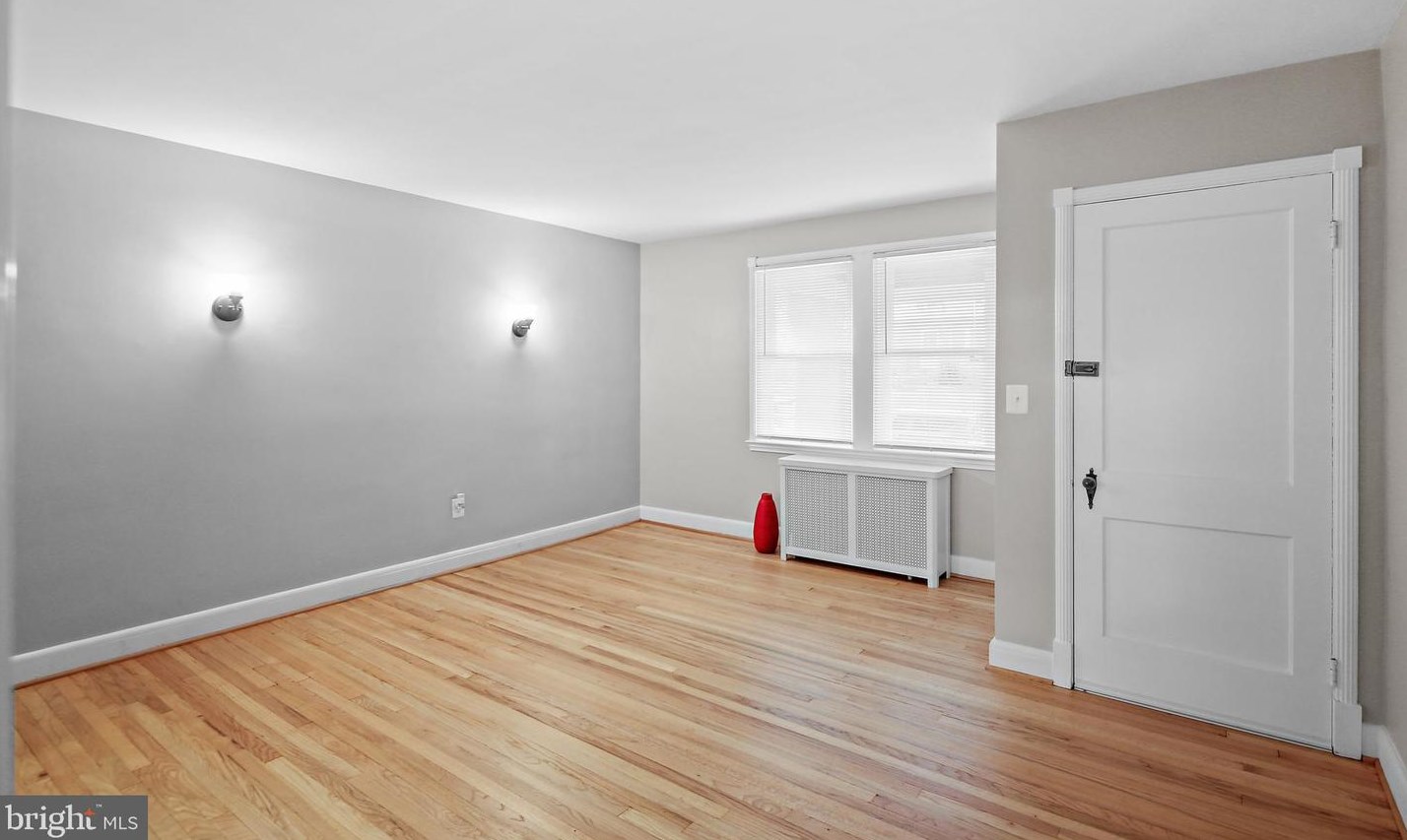 7 Enjay Ave, Baltimore, MD 21228