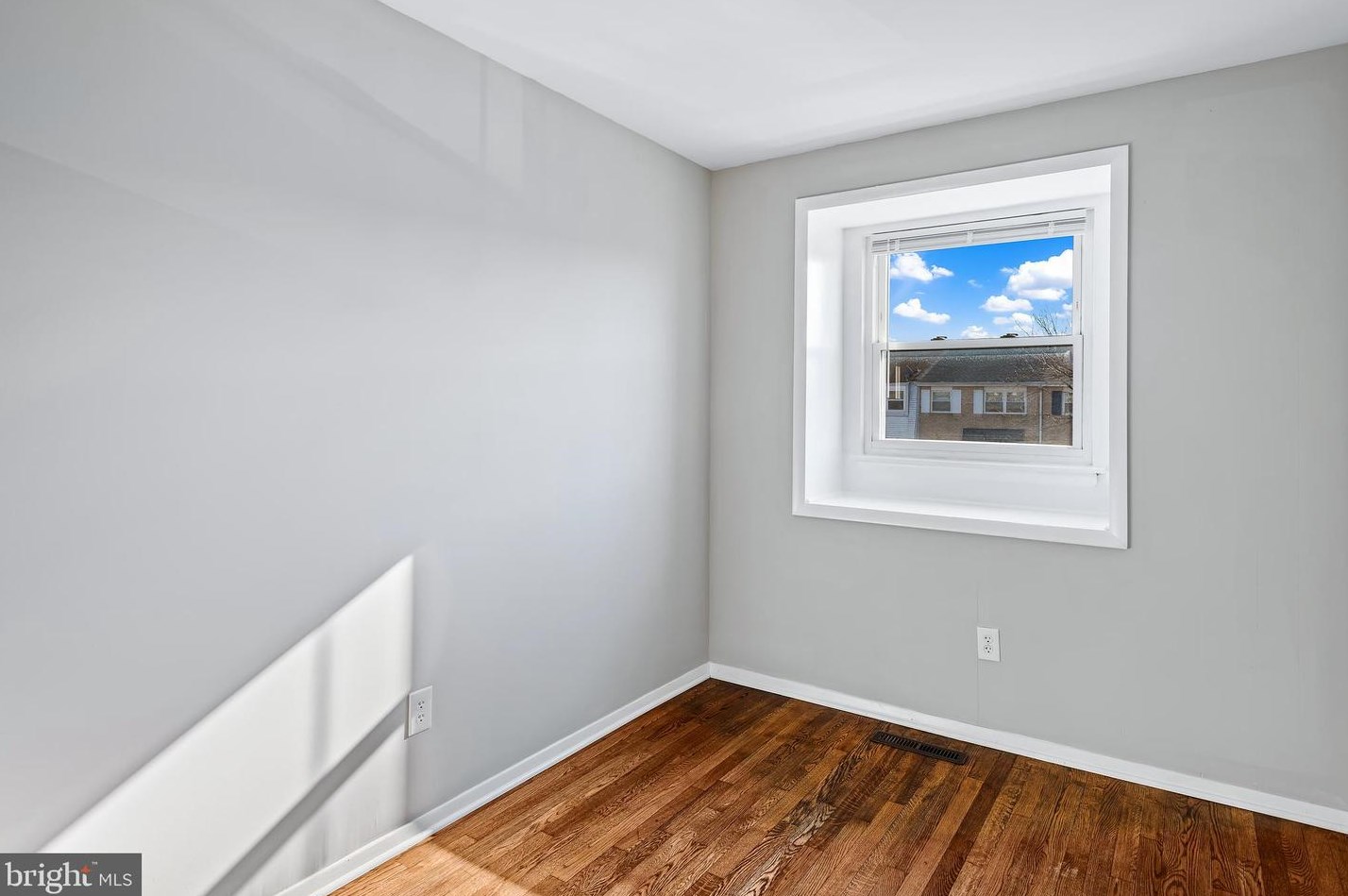 1007 Stormont Cir, Baltimore MD  21227-3818 exterior