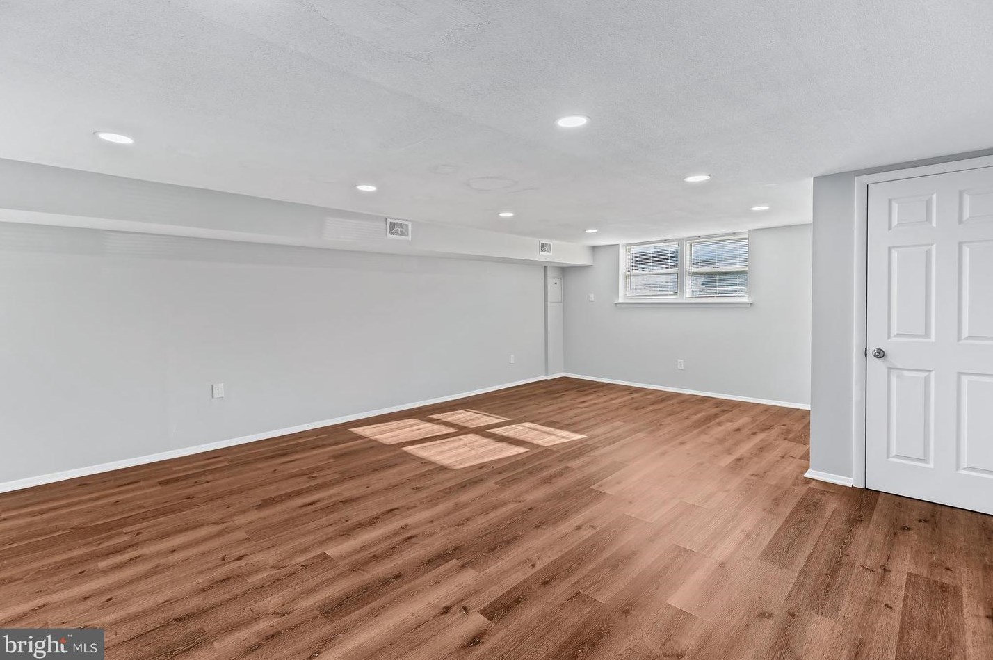 1007 Stormont Cir, Baltimore MD  21227-3818 exterior