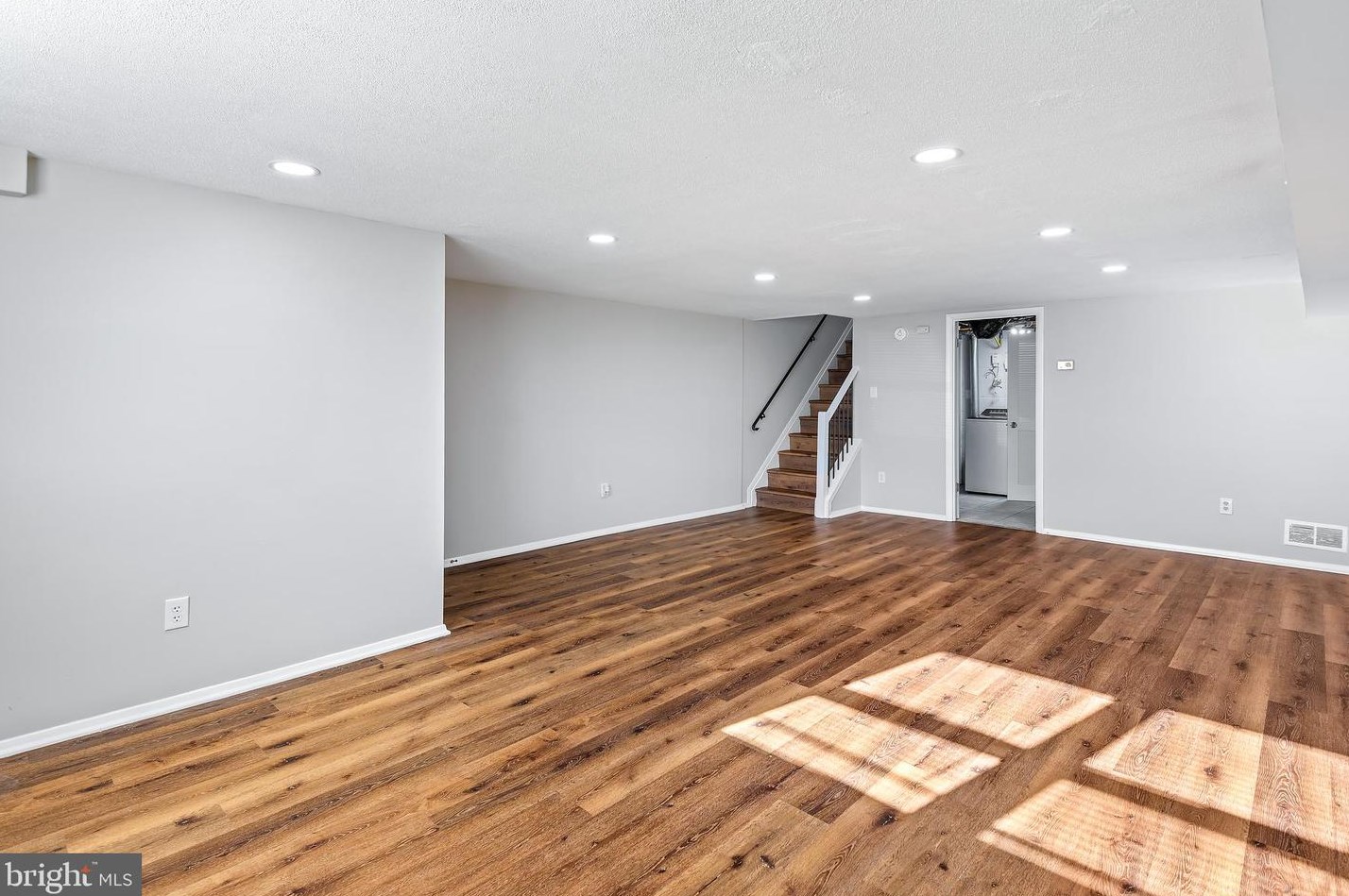 1007 Stormont Cir, Baltimore MD  21227-3818 exterior