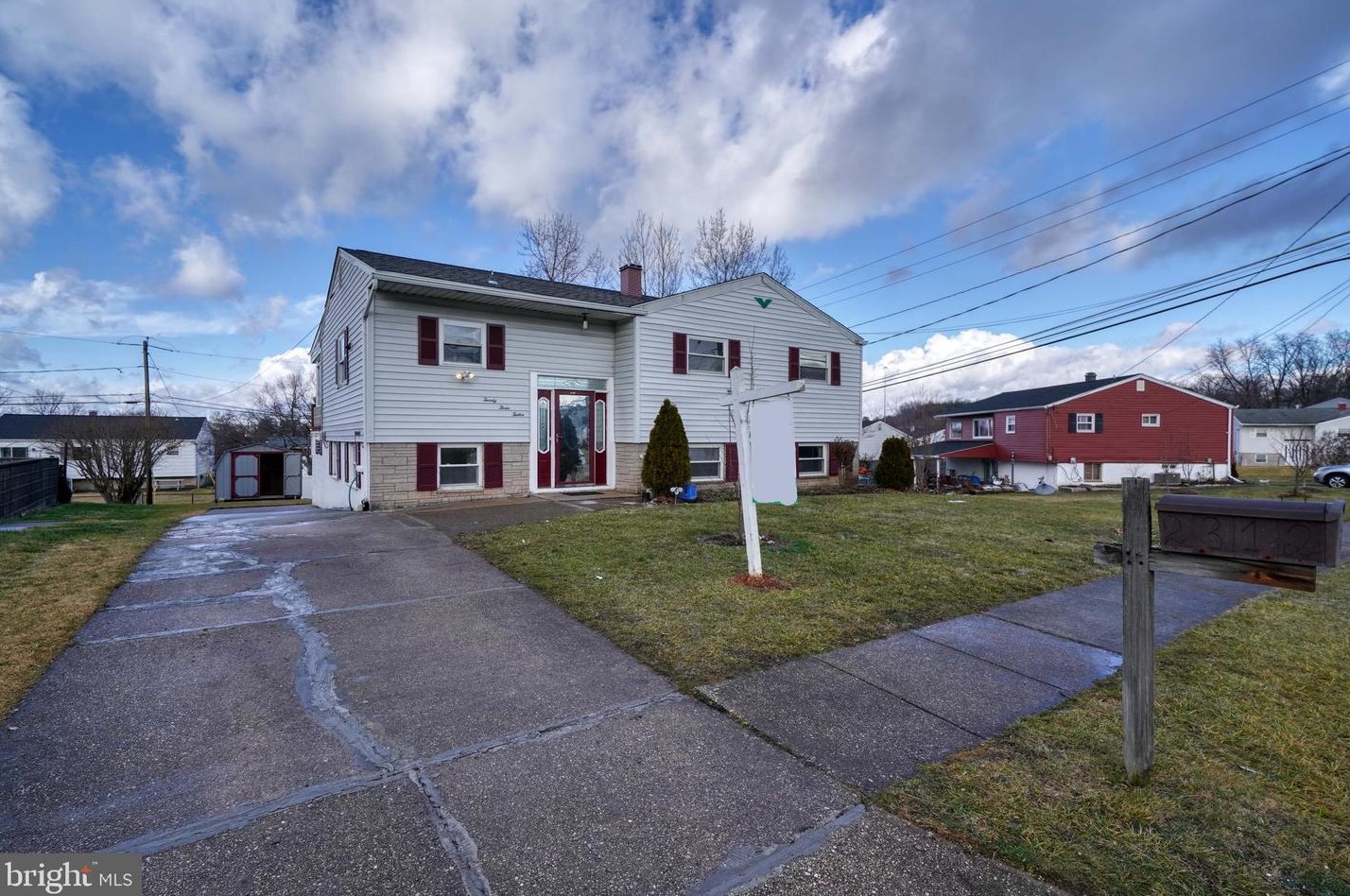 2312 Holyoke Rd, Baltimore, MD 21237-1435
