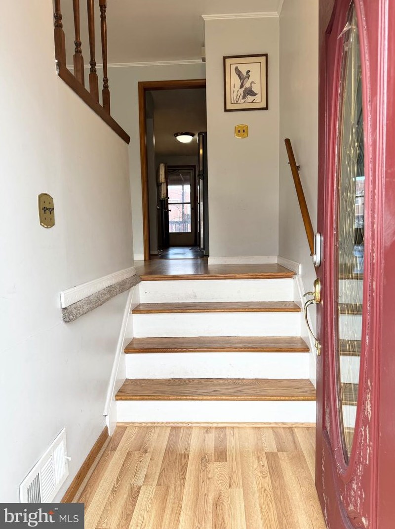 942 Circle Dr, Baltimore, MD 21227