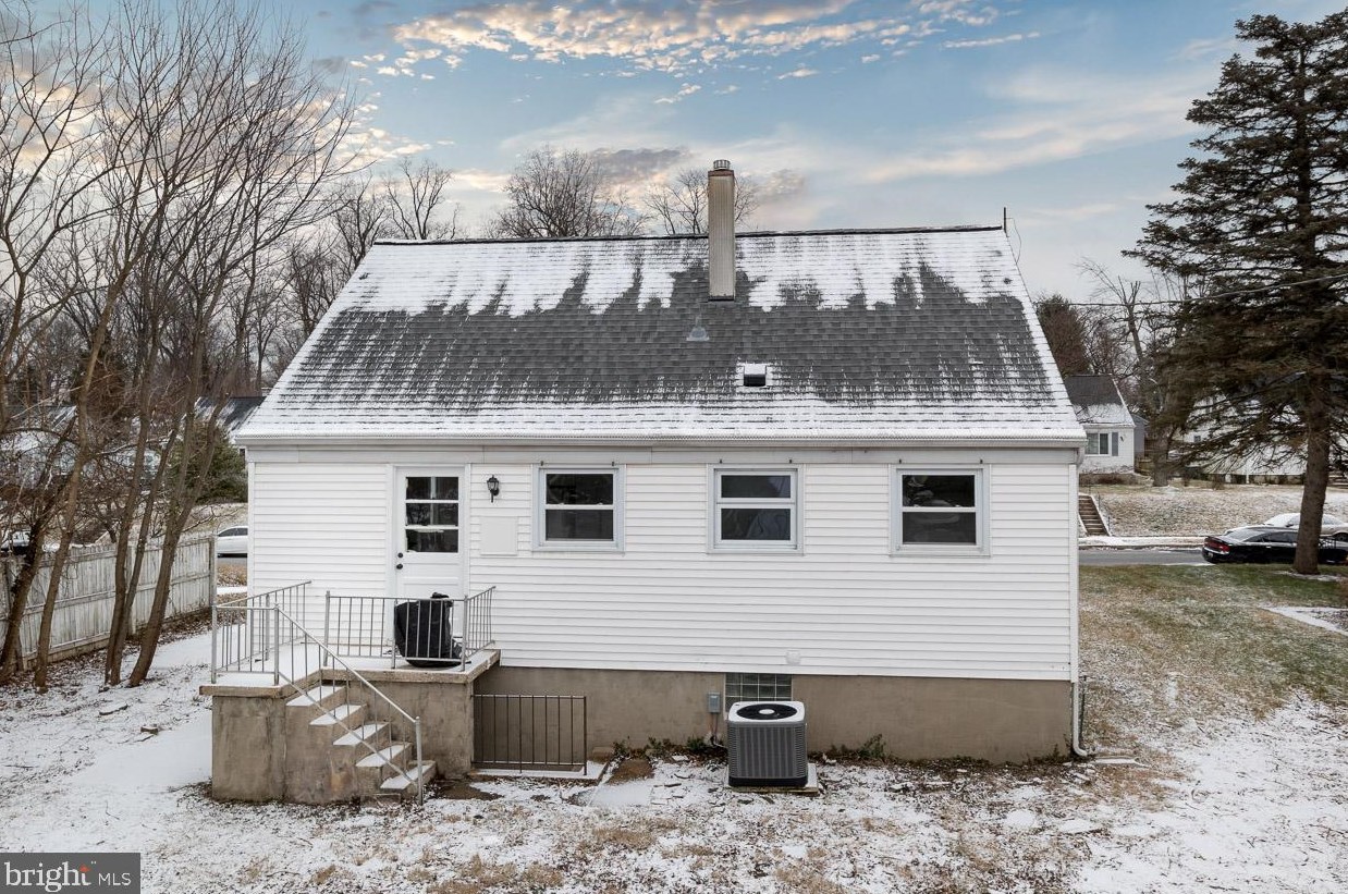 720 Templecliff Rd, Baltimore MD  21208-4627 exterior