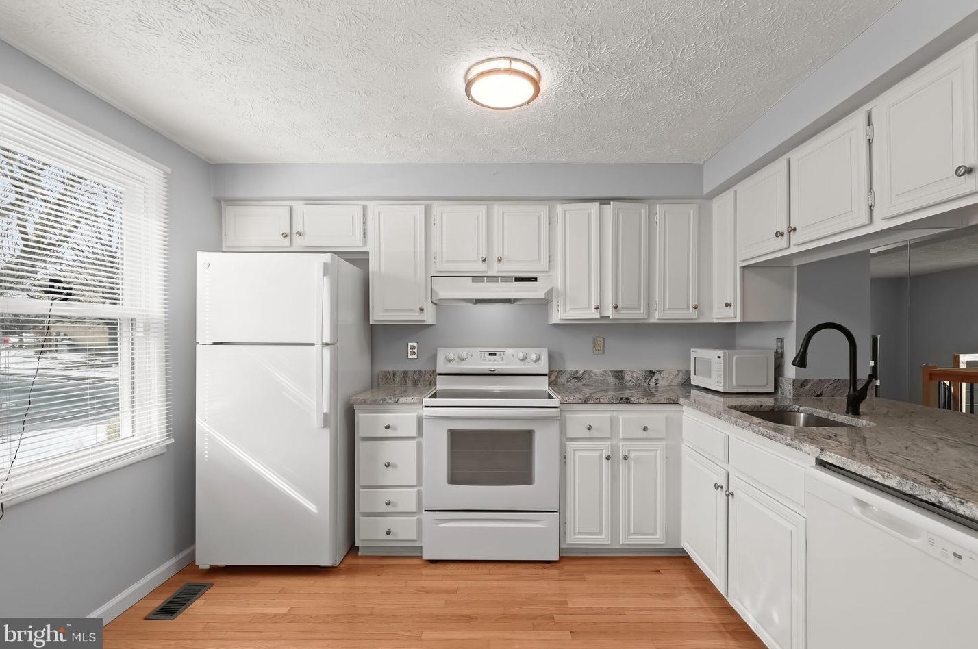 2 Verity Ct, Baltimore, MD 21236-2551