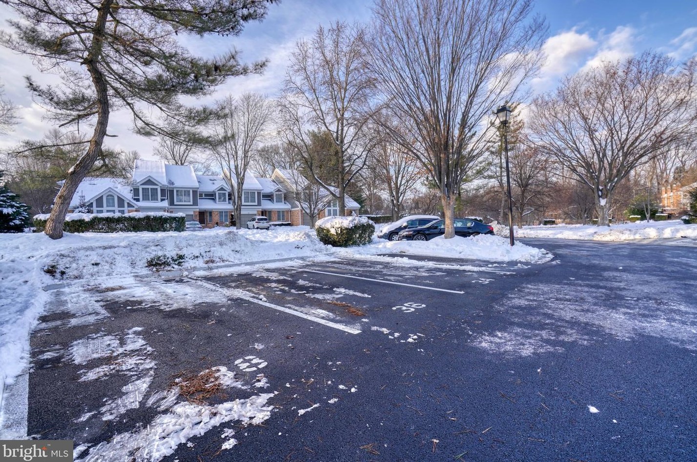 38 River Oaks Cir, Baltimore MD  21208-6358 exterior