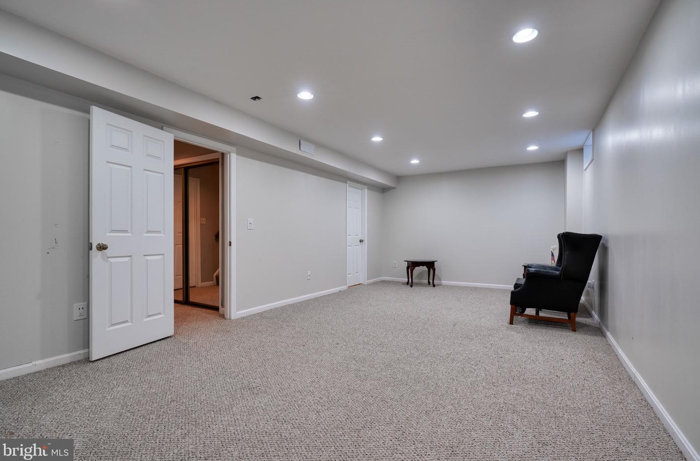 38 River Oaks Cir, Baltimore MD  21208-6358 exterior