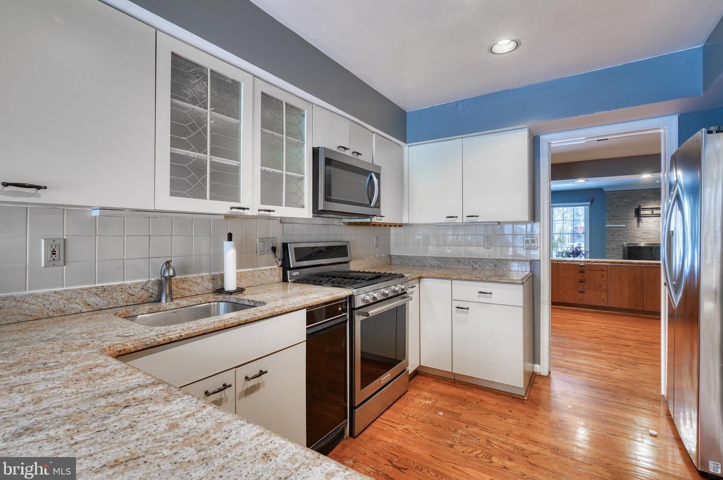 38 River Oaks Cir, Baltimore MD  21208-6358 exterior