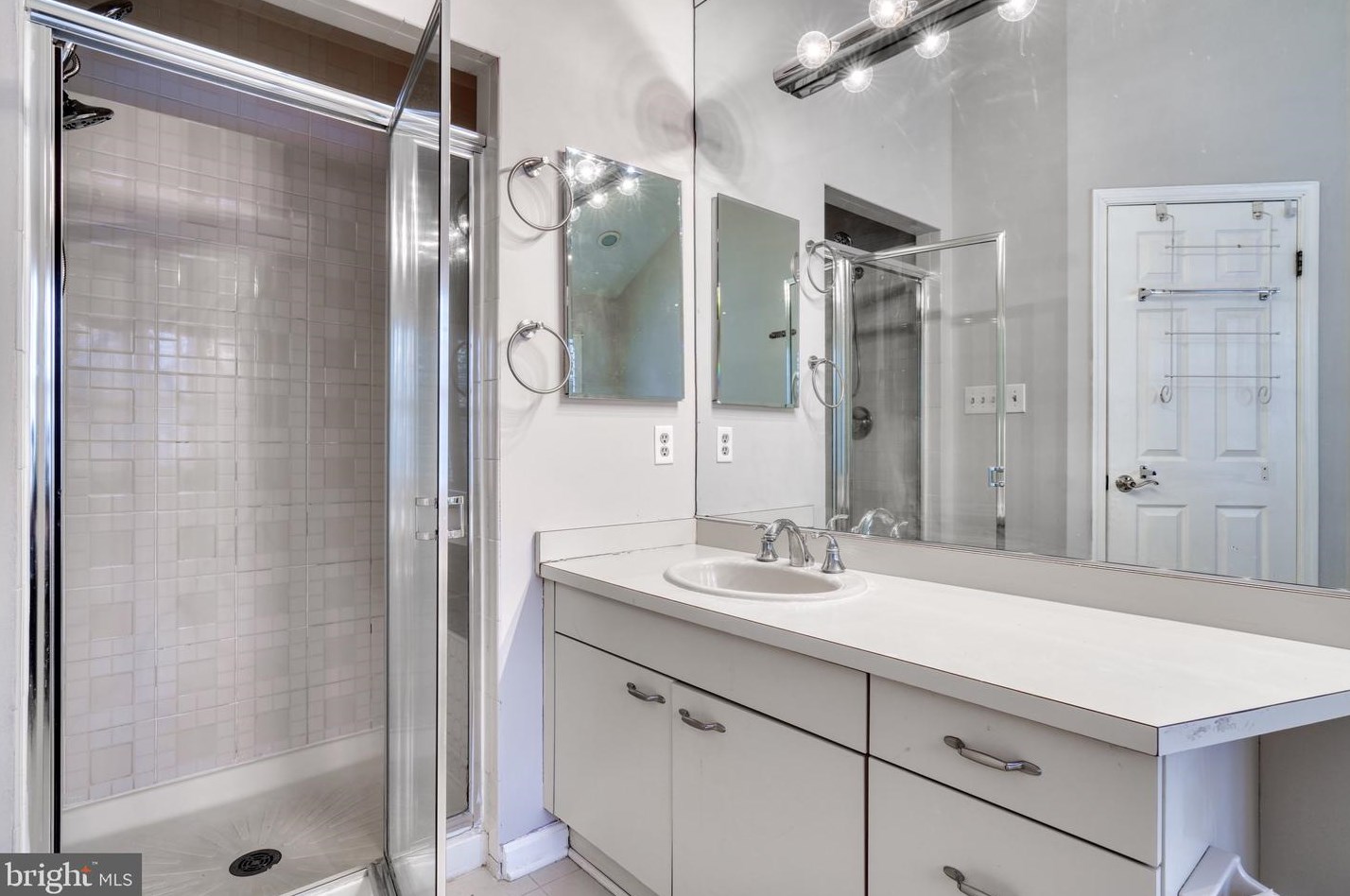 38 River Oaks Cir, Baltimore MD  21208-6358 exterior