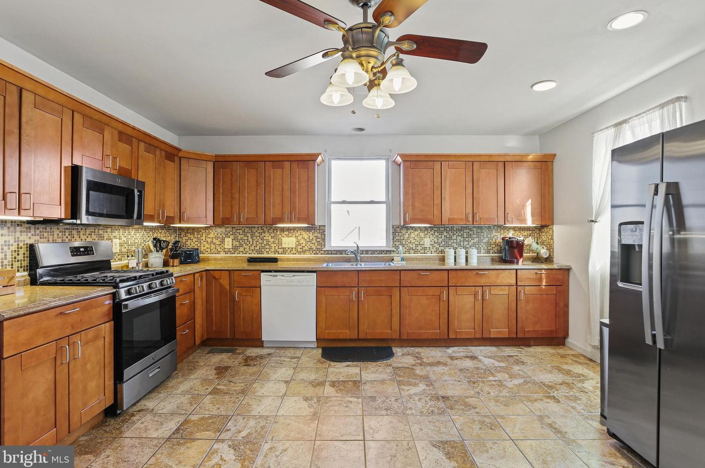 5509 Heatherwood Rd, Baltimore, MD 21227-2836