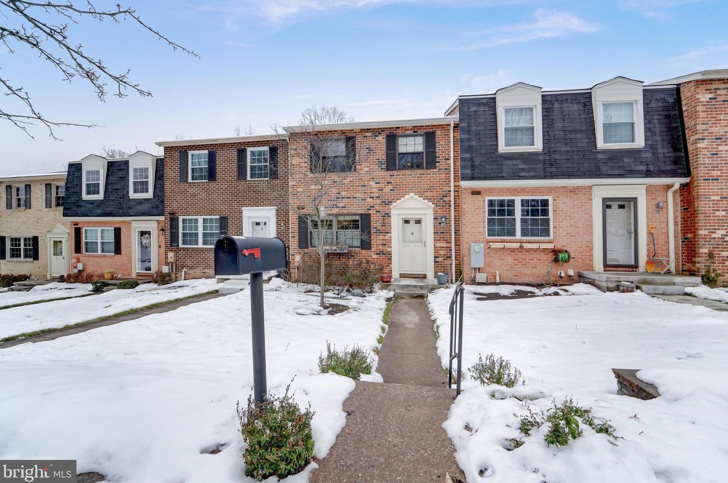 15 Shady Hill Ct, Baltimore, MD 21228-2429