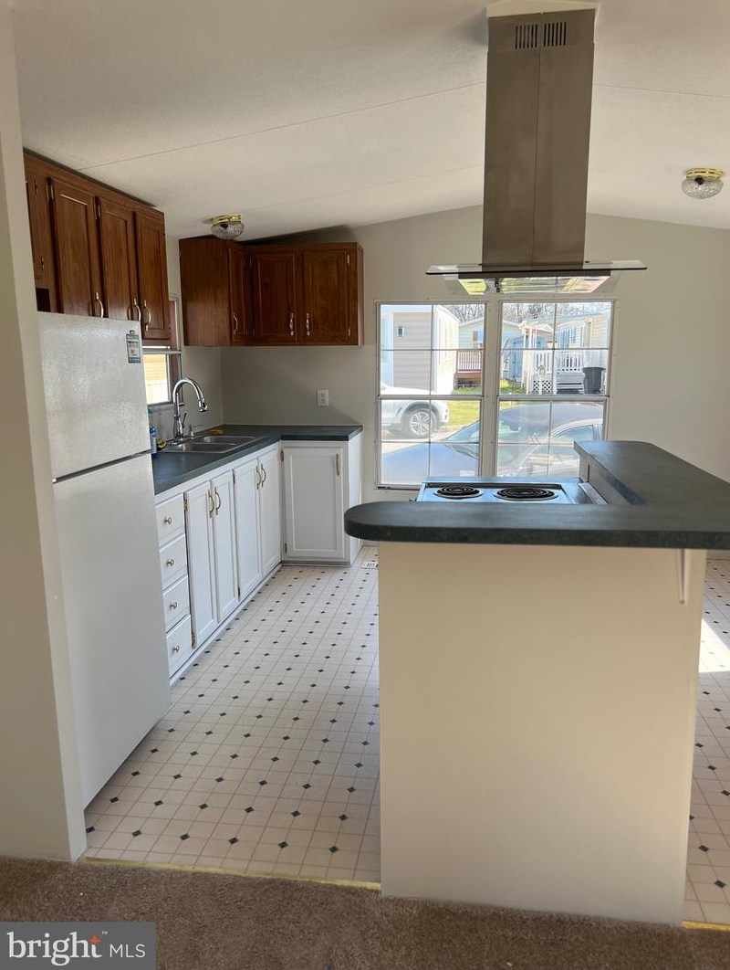 39 Vista Mobile Dr, Baltimore, MD 21222