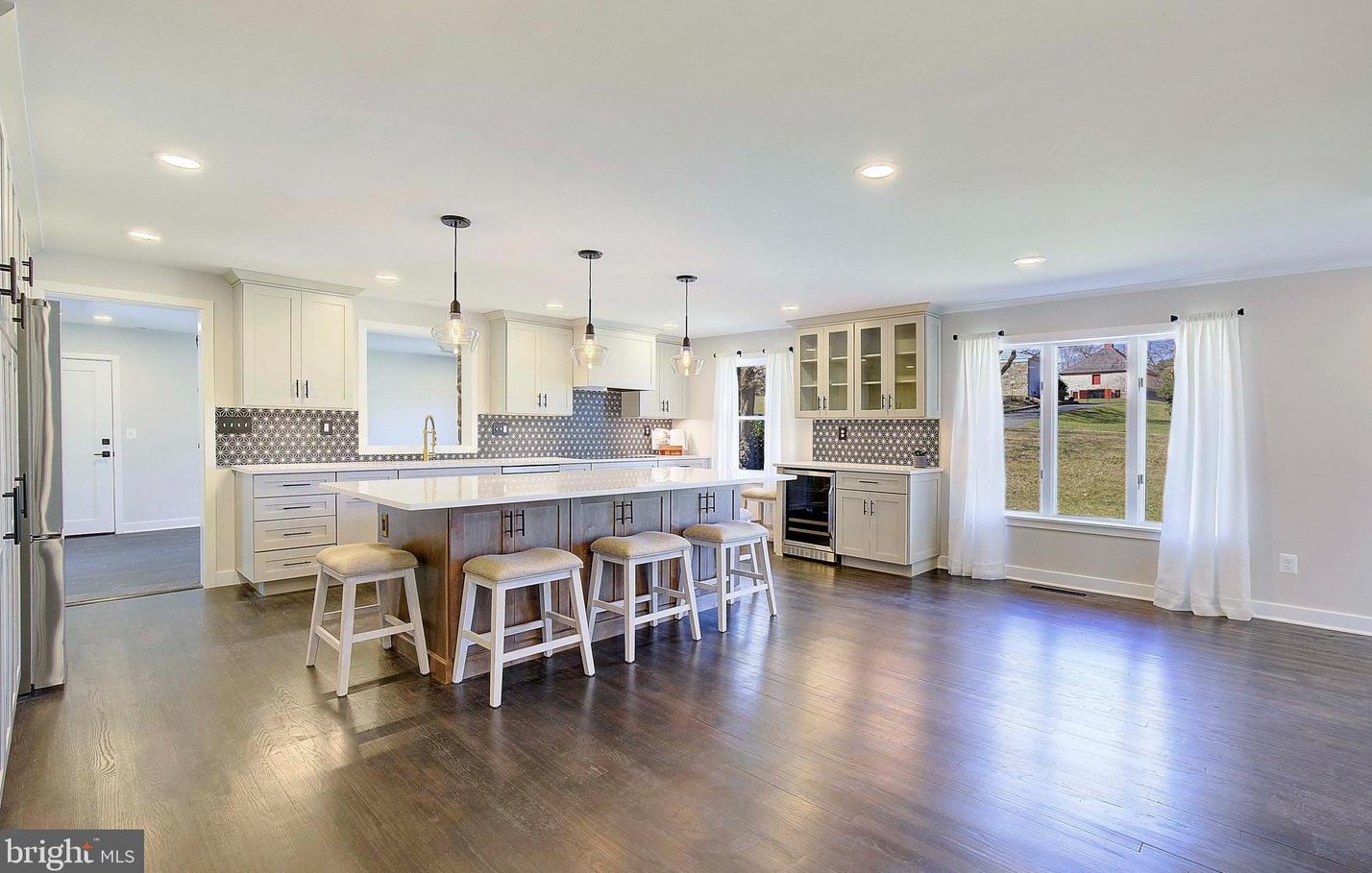 1103 Gypsy Ln, Baltimore, MD 21286-1405