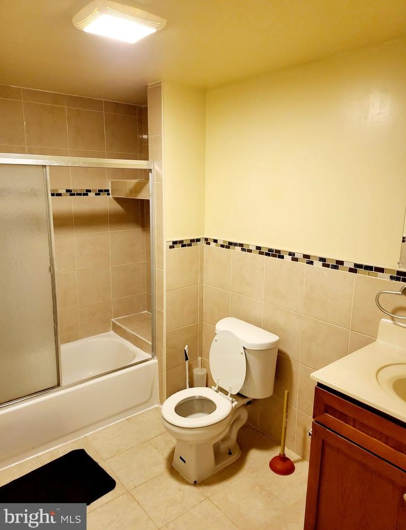 6307 Chesworth Rd, Baltimore MD  21228-2610 exterior