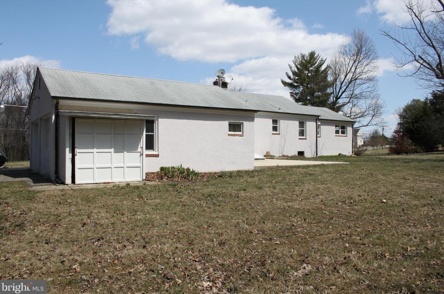 1913 Rolling Glen Rd, Baltimore MD  21228-1107 exterior