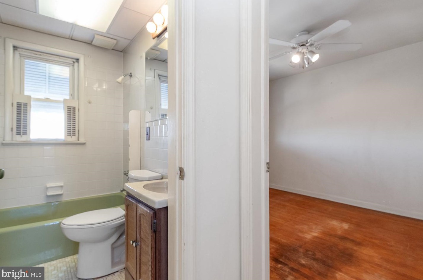 2806 Creston Rd, Baltimore MD  21222-2210 exterior