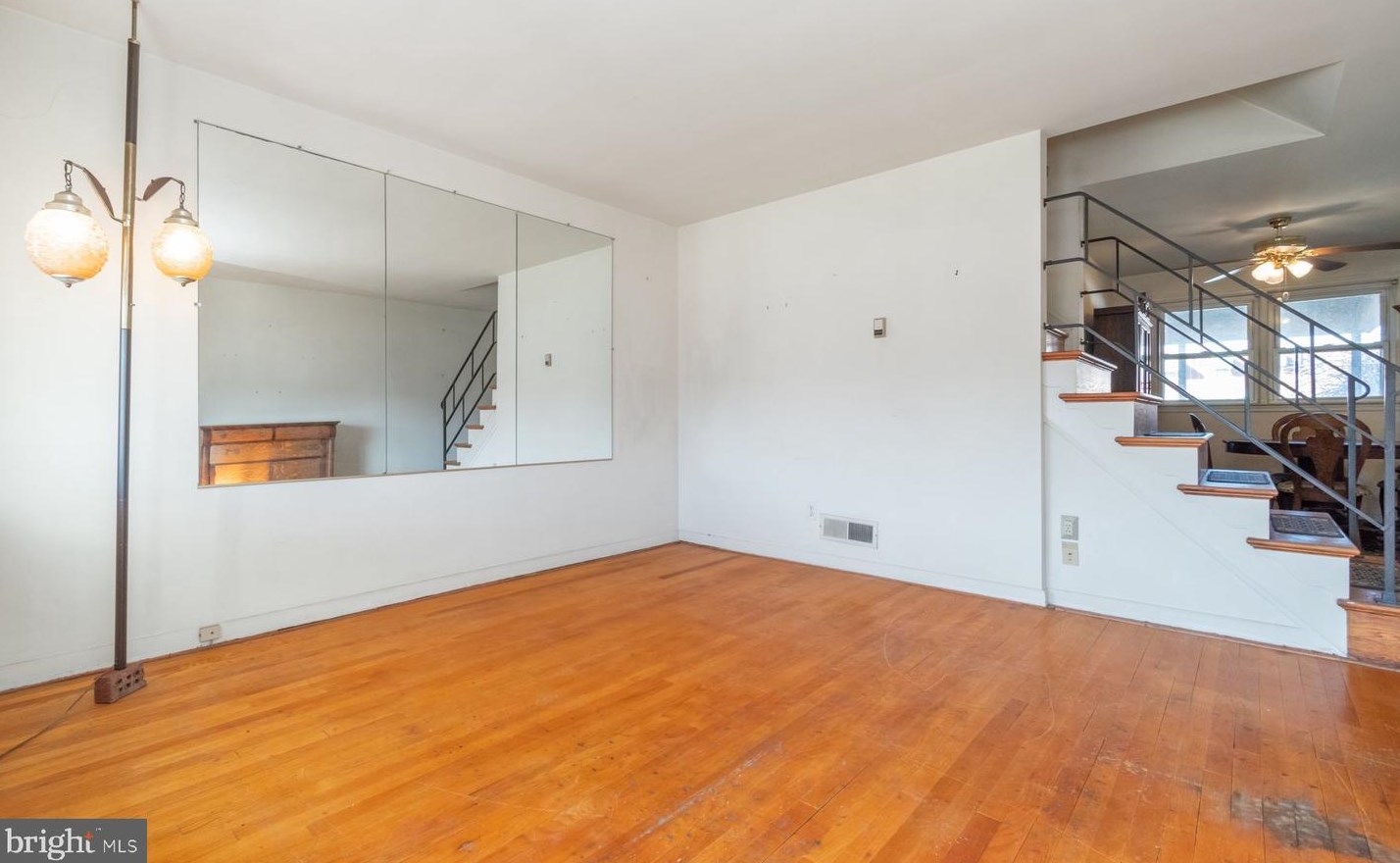 2806 Creston Rd, Baltimore MD  21222-2209 exterior