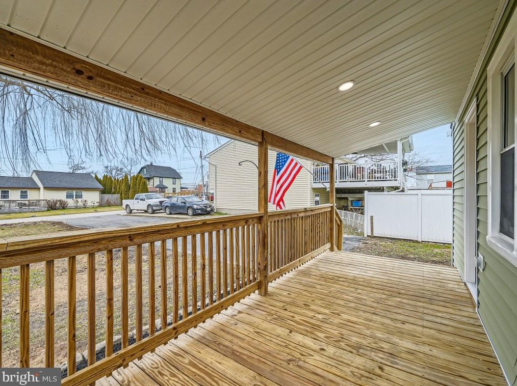 2501 Lakeview Ave, Baltimore MD  21219-1701 exterior