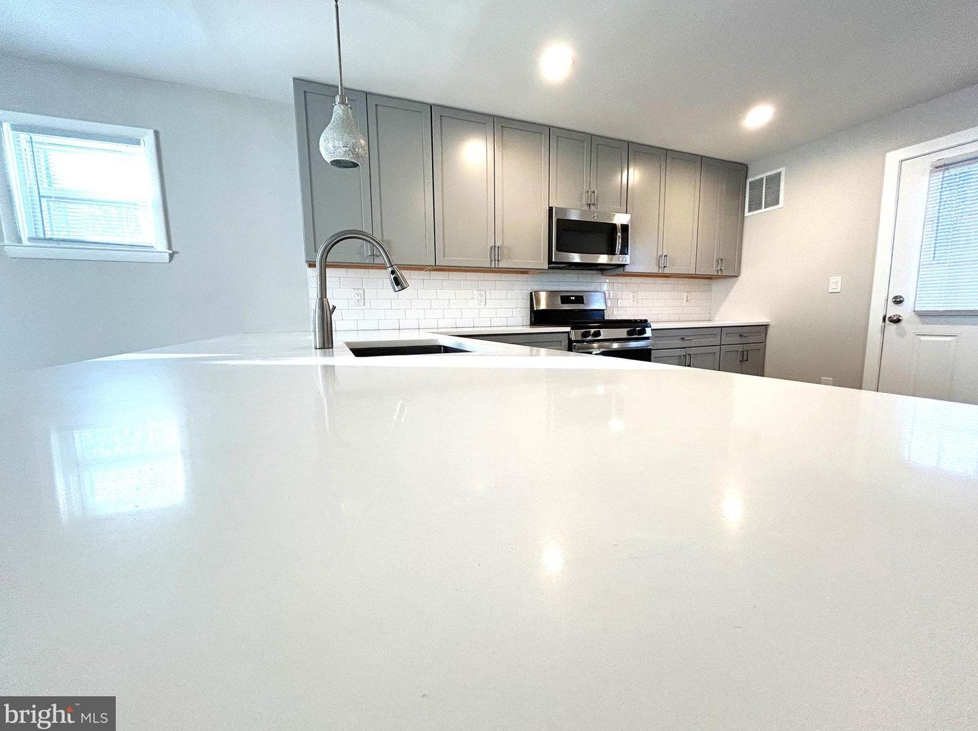 306 Severn Ave, Baltimore MD  21237-3228 exterior