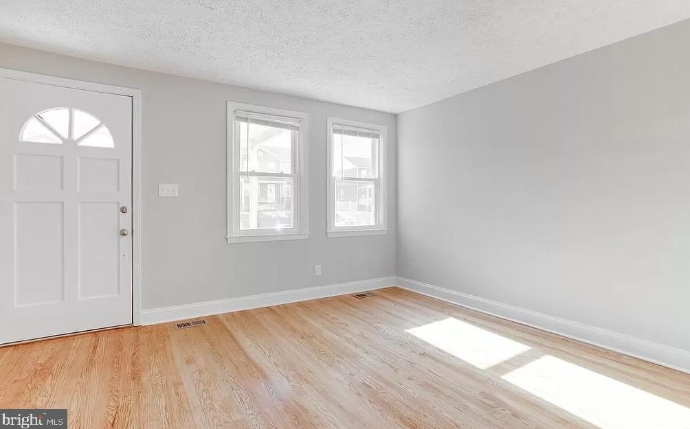 1046 Elm Rd, Baltimore, MD 21227
